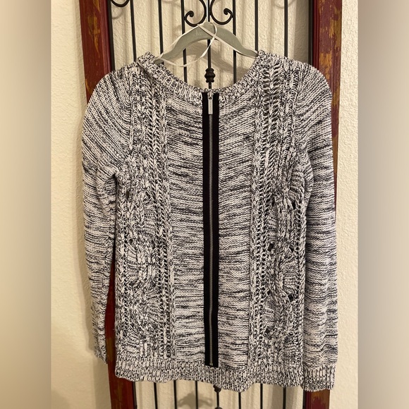 Michael Kors black and white sweater - Picture 3 of 3